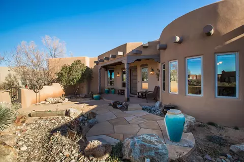 114 Veronica Ct, Corrales, NM 87048
