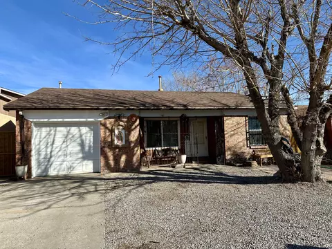 412 56th St SW, Albuquerque, NM 87121