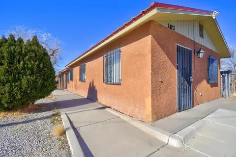 1423 Edith Blvd SE, Albuquerque, NM 87102