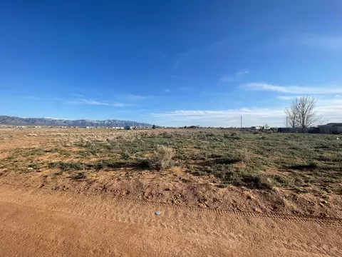 58 High Deal Dr, Los Lunas, NM 87031