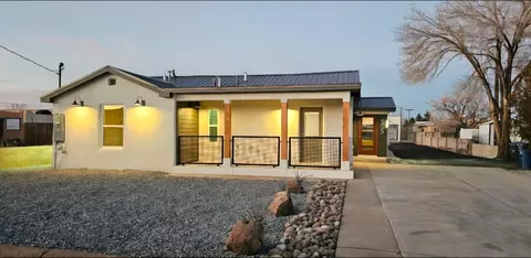 505 Los Arboles Ave NW, Albuquerque, NM 87107