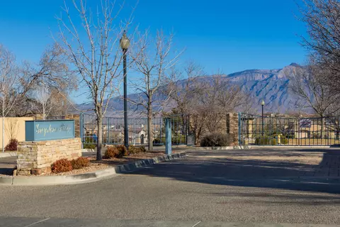 3605 Greystone Ridge Dr SE, Rio Rancho, NM 87124