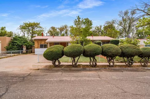 2704 Alamosa Dr, Santa Fe, NM 87505