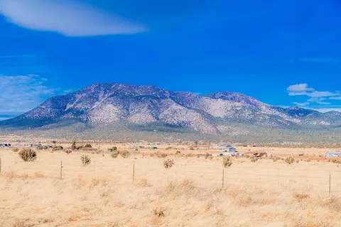 113 New Mexico 472, Edgewood, NM 87015