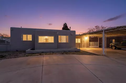 513 Ponderosa Ave NW, Albuquerque, NM 87107