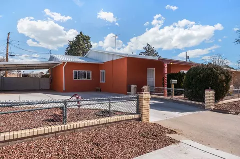 368 61st St NW, Albuquerque, NM 87105