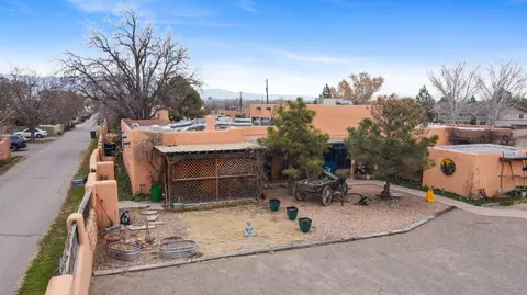 414 C De Baca Ln NW, Albuquerque, NM 87114