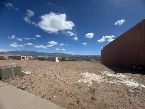 1748 Cliffside Dr NW, Albuquerque, NM 87105