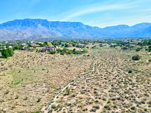 1239 Rockrose Rd NE, Albuquerque, NM 87122