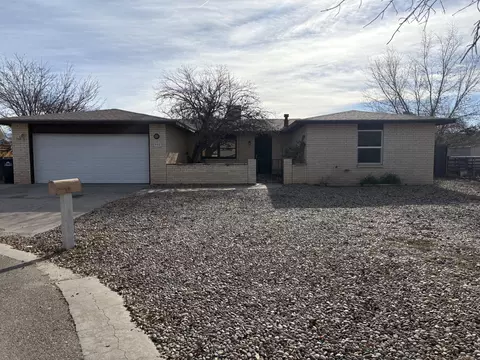908 Crenshaw Ct, Los Lunas, NM 87031