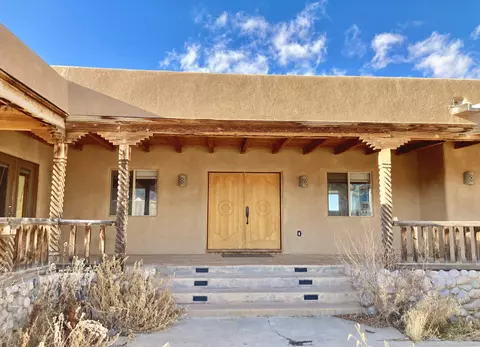 493 Calle Palomita Ct, Taos, NM 87571