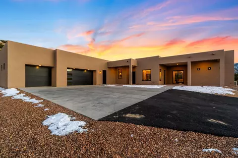 10 Rainbow Valley Rd, Placitas, NM 87043