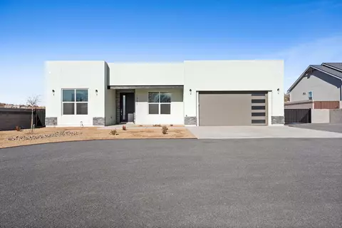 1521 Monterrey Rd NE, Rio Rancho, NM 87144