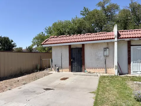 497 Gerald Chavez Ln NE, Los Lunas, NM 87031