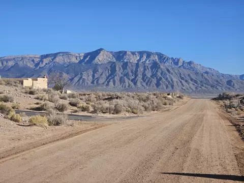 6605 Milpa Alta Rd NE, Rio Rancho, NM 87144
