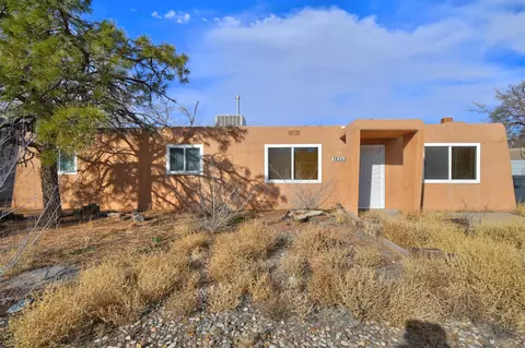 1809 Corte Florentino St SW, Albuquerque, NM 87105