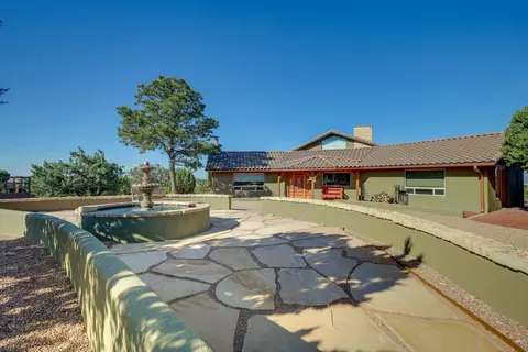 102 Rabbit Rd, Santa Fe, NM 87508
