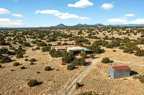 176 Haozous Rd, Santa Fe, NM 87508