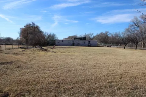 401 Chantelly Ln, Los Lunas, NM 87031
