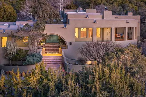 1301 Hummingbird Ct, Santa Fe, NM 87501