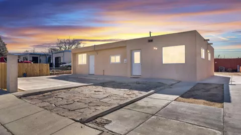 1720 Gerald Ave SE, Albuquerque, NM 87106