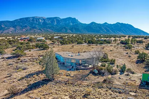 25 Placitas West Rd, Placitas, NM 87043
