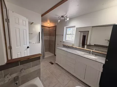Bath - 33 Carp Rd, Thoreau, NM 87323 photo 2 of 4
