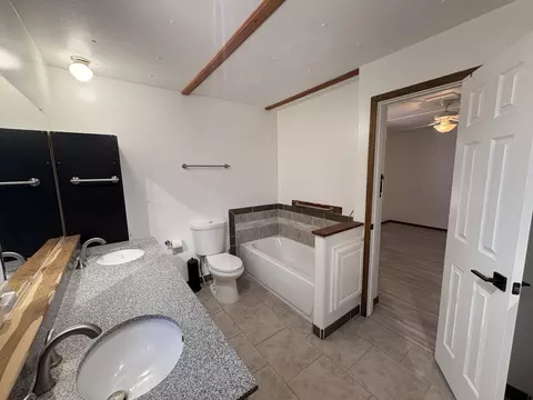 Bath - 33 Carp Rd, Thoreau, NM 87323 photo 3 of 4