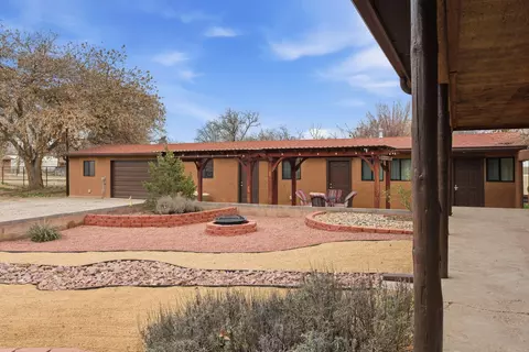 965 W Bosque Loop, Bosque Farms, NM 87068