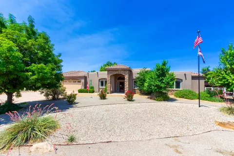 930 Titus Loop, Bosque Farms, NM 87068