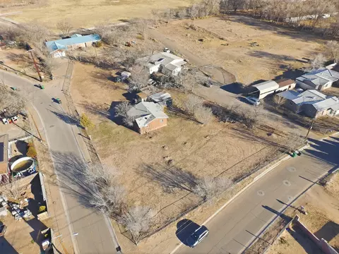 2224 Perry Rd SW, Albuquerque, NM 87105