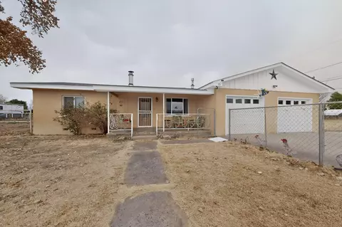 15 Whitehouse Rd, Los Lunas, NM 87031