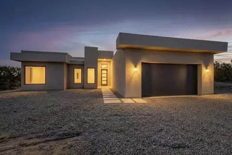 85 Cerro Alto Rd, Lamy, NM 87540