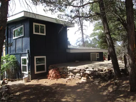 23 Skyland Blvd, Tijeras, NM 87059