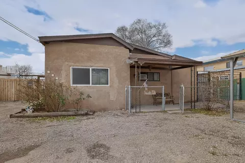 113 La Media Rd SW, Albuquerque, NM 87105