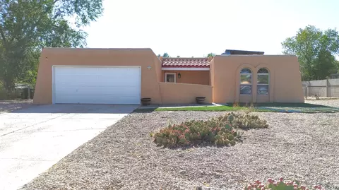 5218 Fairfax Dr NW, Albuquerque, NM 87114