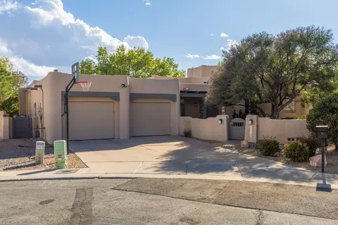 2201 Rozinante Ct NW, Albuquerque, NM 87104