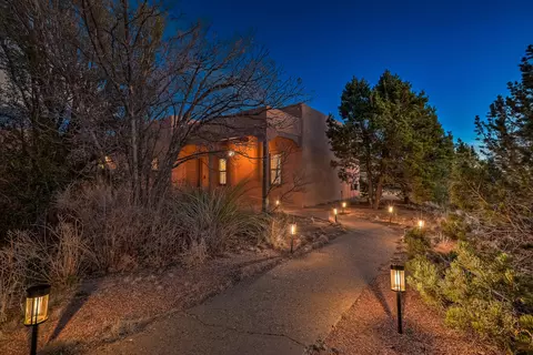 1180 Laurel Pl NE, Albuquerque, NM 87122