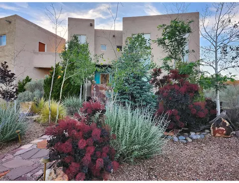 6079 Hoochaneetsa, Cochiti Lake, NM 87083
