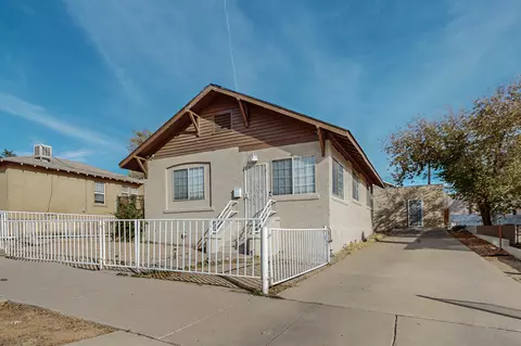 212 Sycamore St NE, Albuquerque, NM 87106