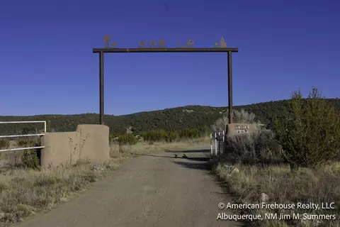 193 A A Barton Rd, Edgewood, NM 87015