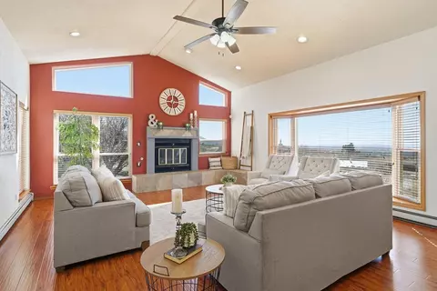 900 Piedra Larga Pl NE, Albuquerque, NM 87123