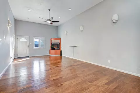 1301 Rio Rancho Dr SE #B, Rio Rancho, NM 87124