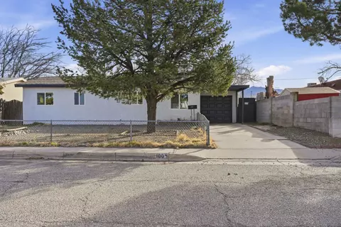 1004 Mary Ellen St NE, Albuquerque, NM 87112