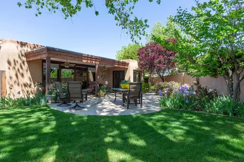 1904 San Rio Ct NW, Albuquerque, NM 87107