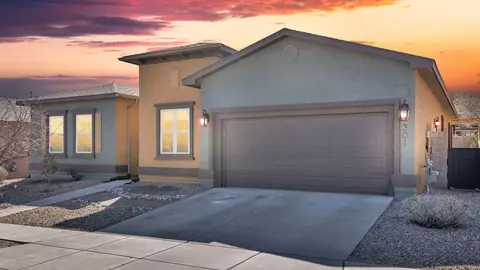 301 Zuni River Cir SW, Los Lunas, NM 87031