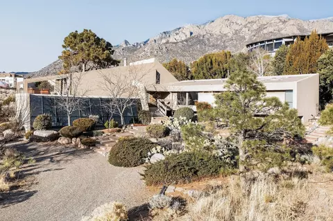 302 Juniper Hill Rd NE, Albuquerque, NM 87122