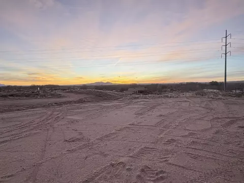 9 Loma Cordoniz Ct, Peralta, NM 87042