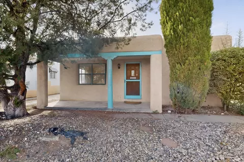 233 Solano Dr NE, Albuquerque, NM 87108