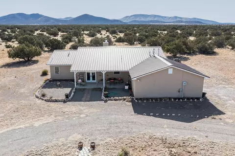 12 Elk Rd, Corona, NM 88318